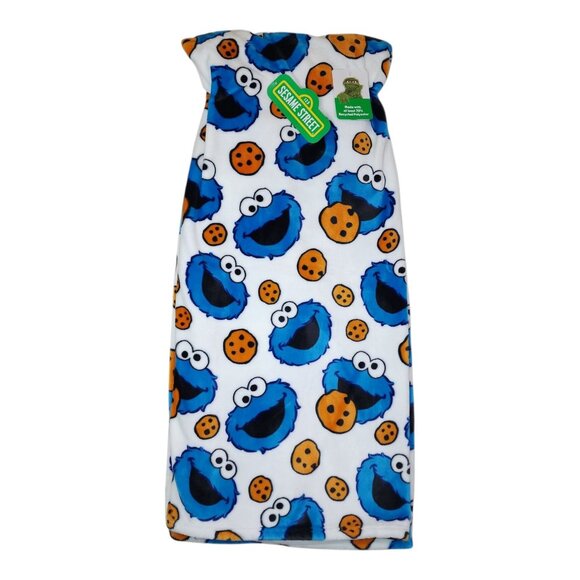 Sesame Street Decorative Throw 60" X 70" Recycled Polyester Cookie Monster - Picture 1 of 10